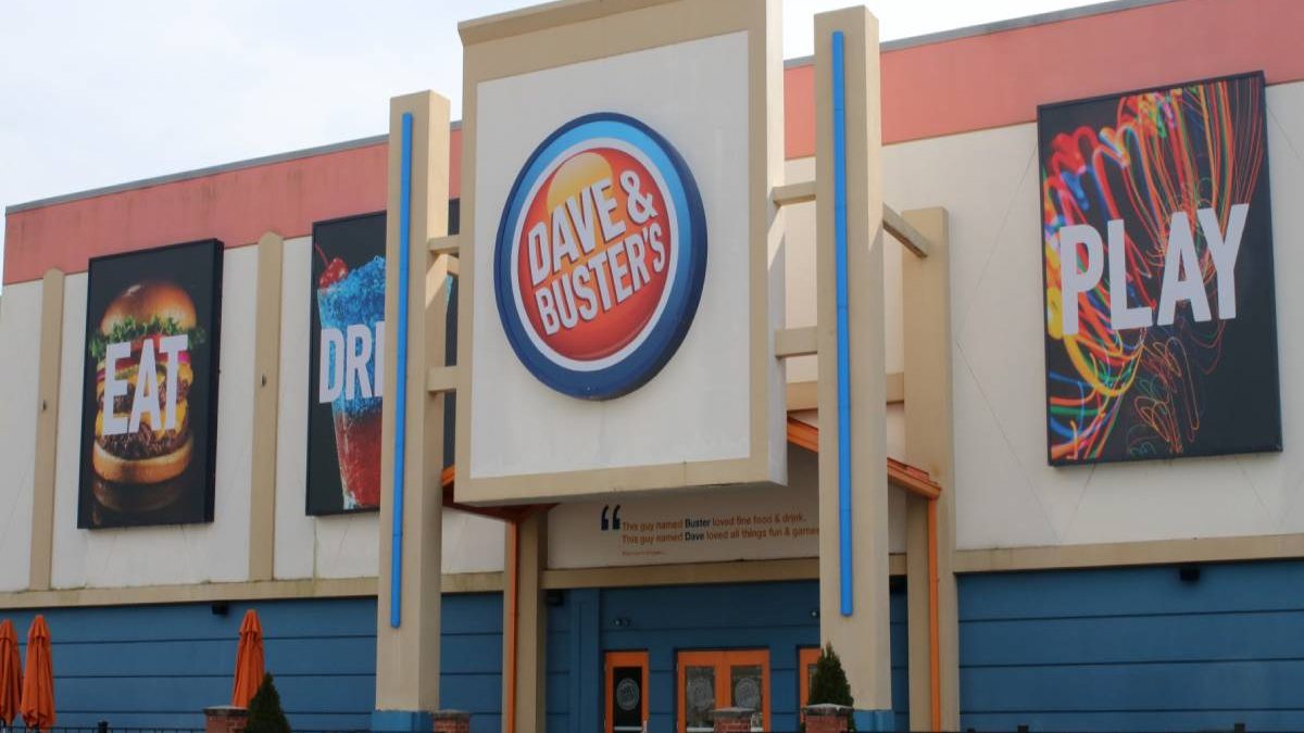 What Time Does Dave and Busters Close