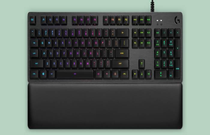 Mechanical Gaming Keyboard With Wrist Rest