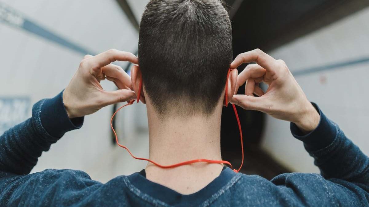 How to Get Your Music Heard on the Internet? 5 Tips